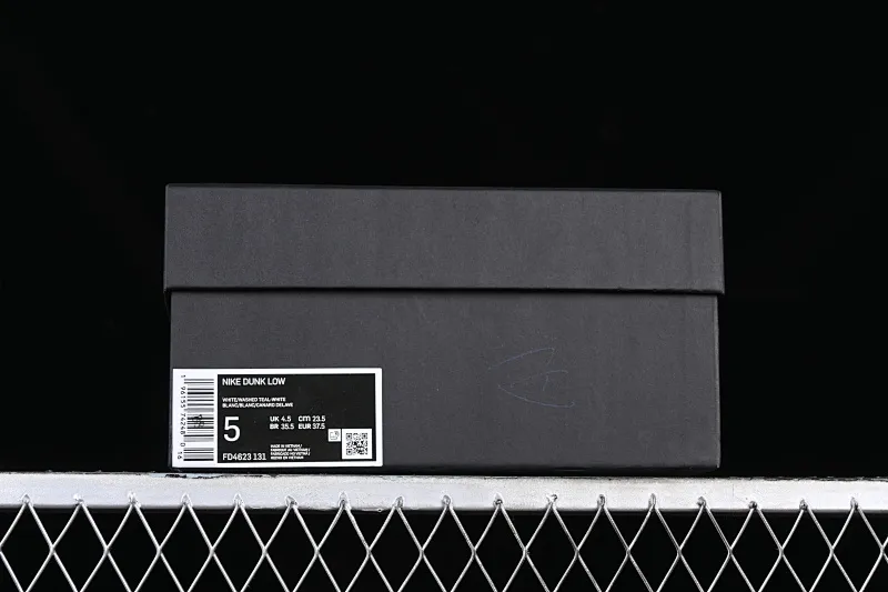 All Categories Nk SB Dunk Series Nk SB Dunk Low Low-top Sneakers Nk Dunk Low "Multi-Color Swoosh" Rose Heart Soft Mist Pink Cloth Patch SB Strap Low-top Casual Sneakers FD4623-131